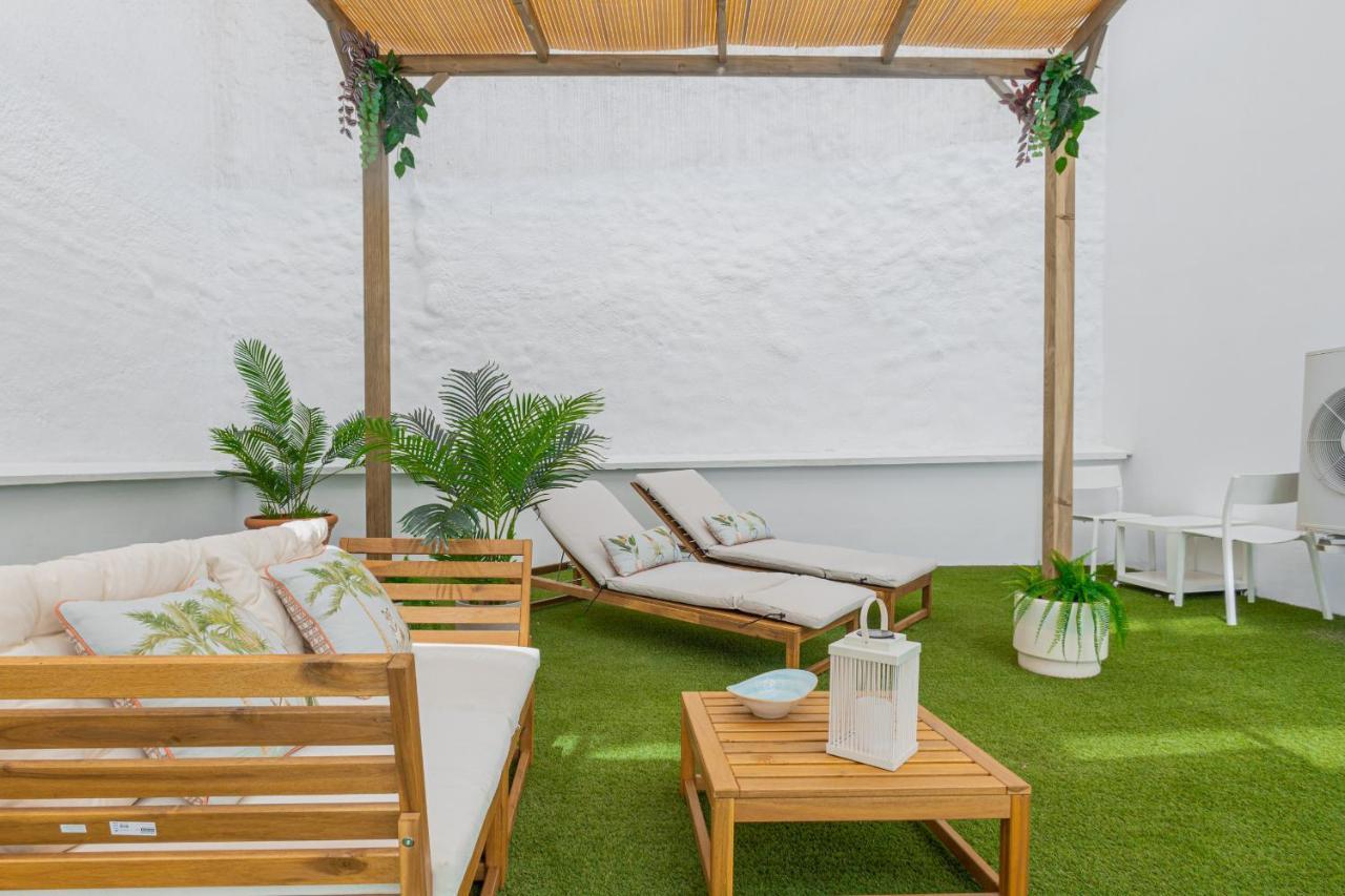 C30 Deluxe Studio With Terrace Into Cathedral Square Apartment Malaga Exterior photo
