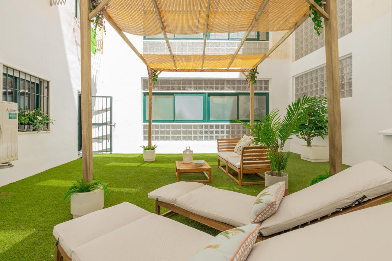 C30 Deluxe Studio With Terrace Into Cathedral Square Apartment Malaga Exterior photo