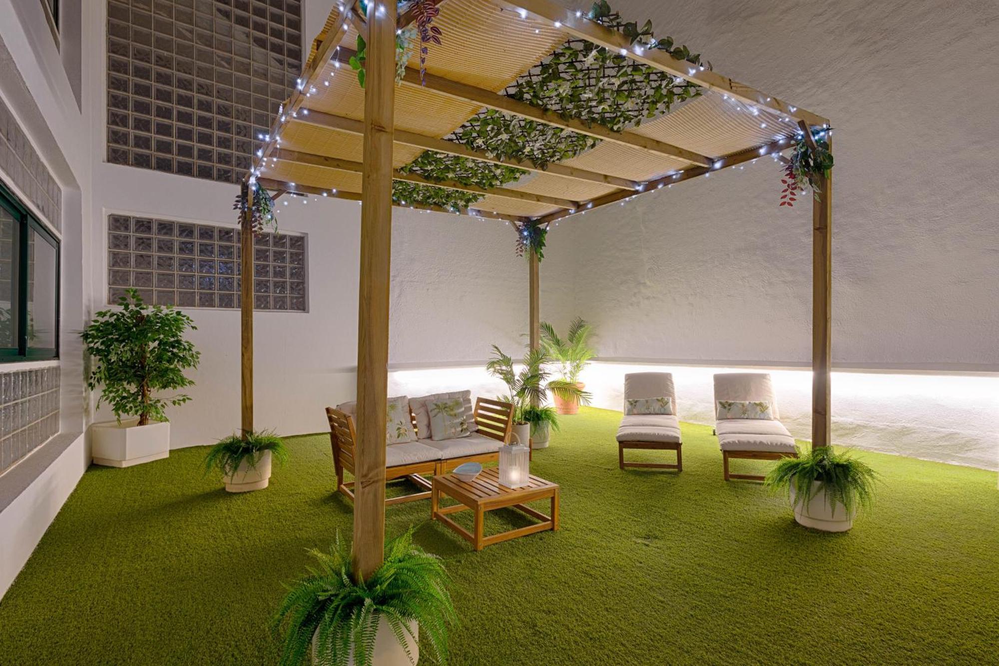 C30 Deluxe Studio With Terrace Into Cathedral Square Apartment Malaga Exterior photo