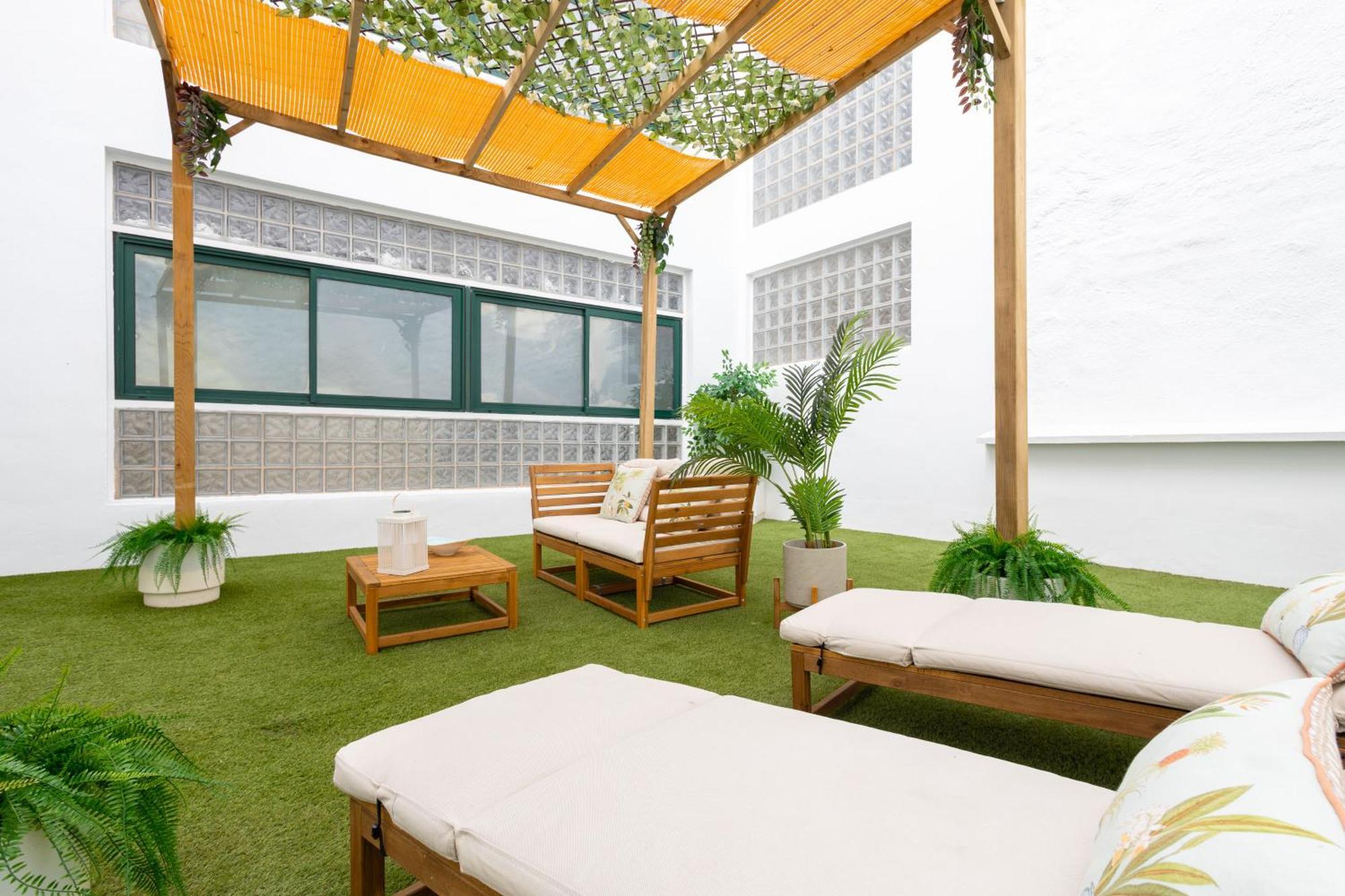 C30 Deluxe Studio With Terrace Into Cathedral Square Apartment Malaga Exterior photo