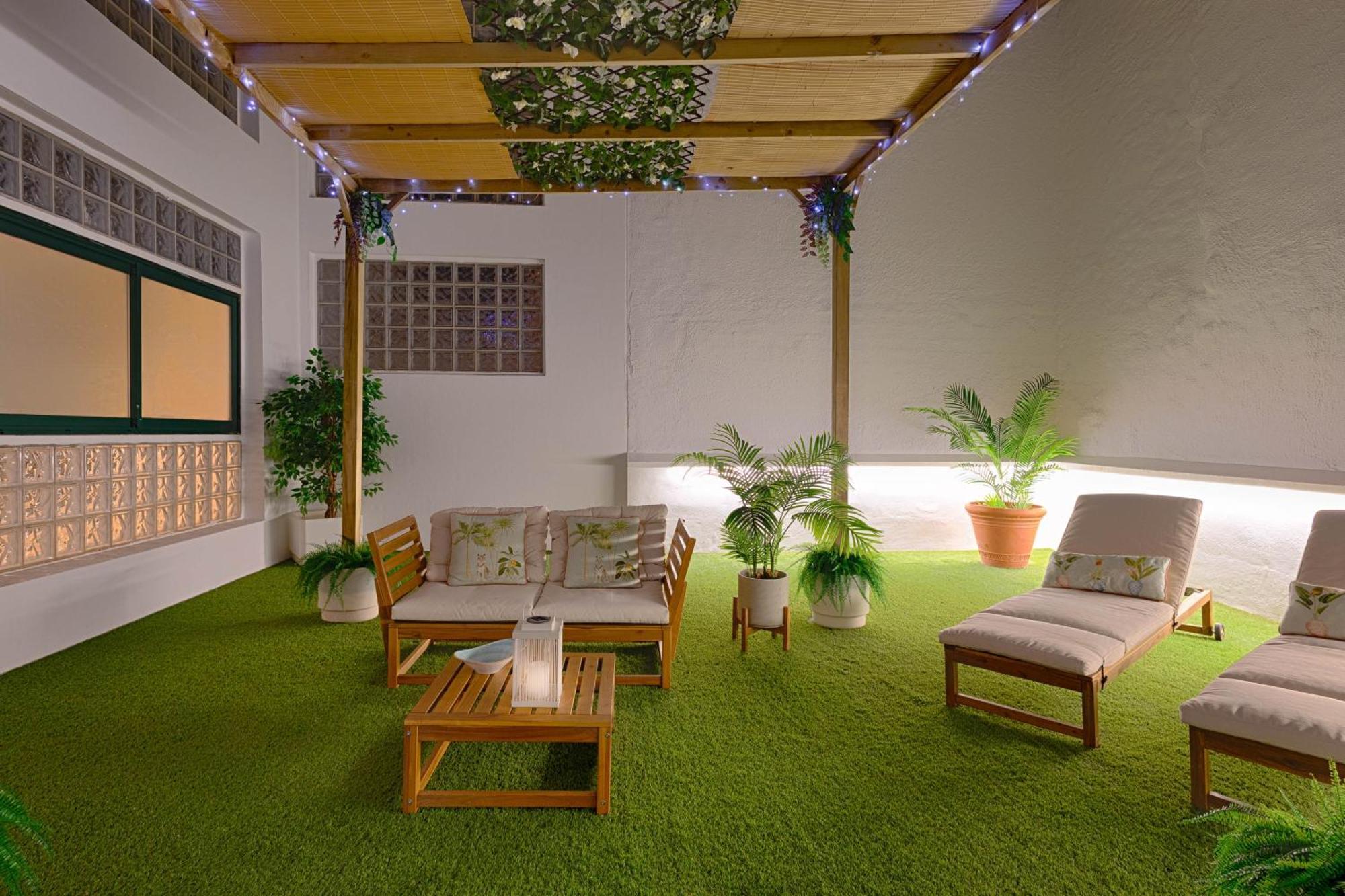C30 Deluxe Studio With Terrace Into Cathedral Square Apartment Malaga Exterior photo