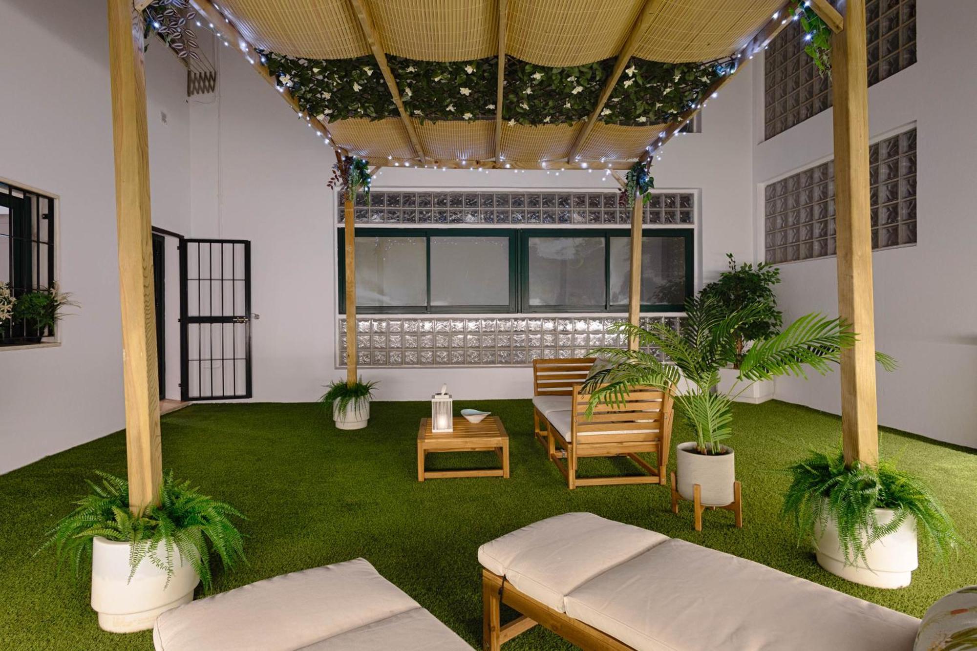 C30 Deluxe Studio With Terrace Into Cathedral Square Apartment Malaga Exterior photo