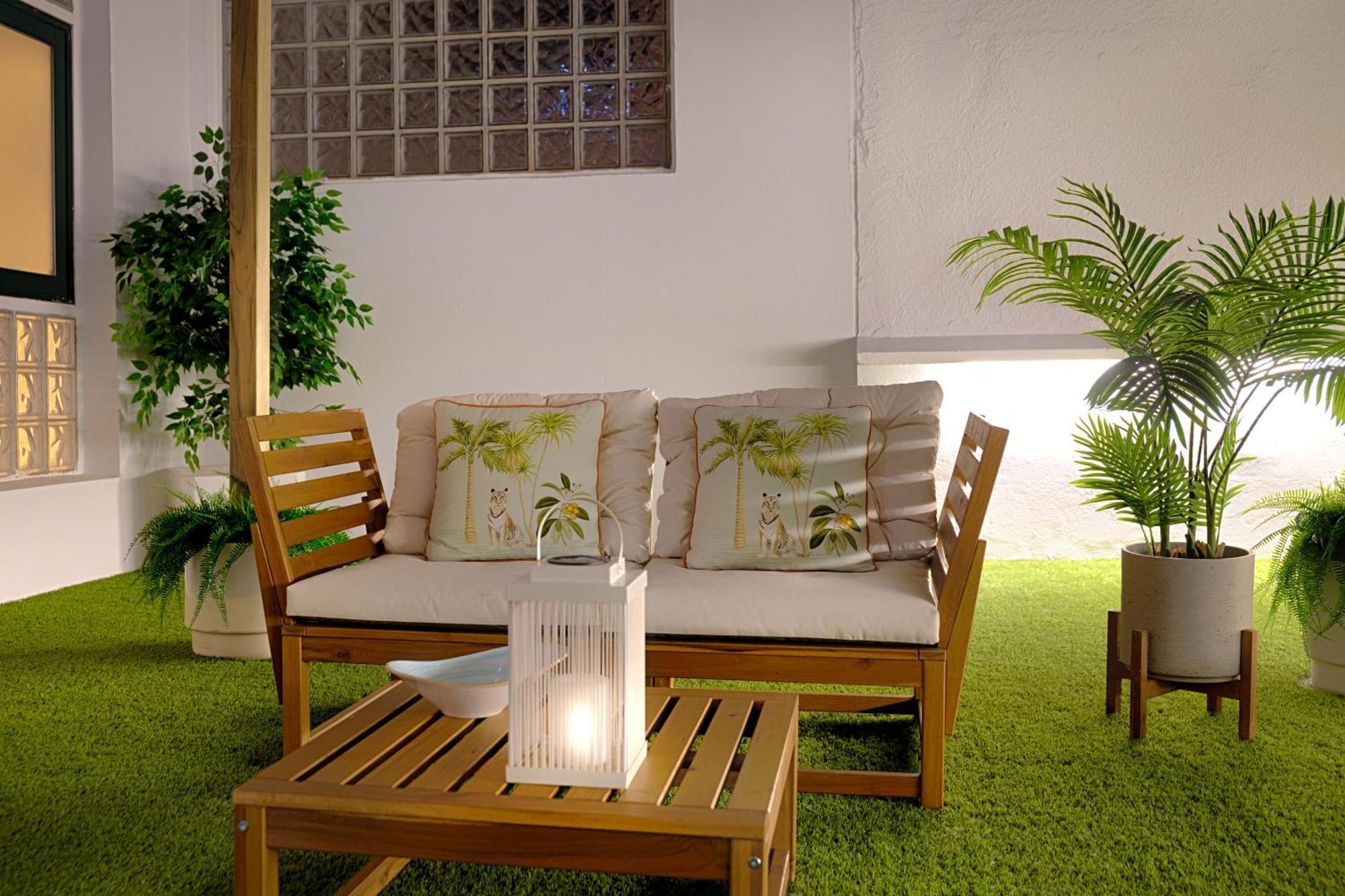 C30 Deluxe Studio With Terrace Into Cathedral Square Apartment Malaga Exterior photo